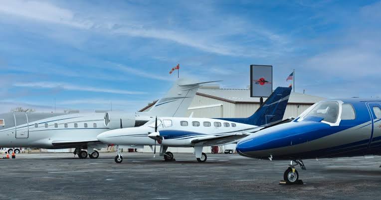 Tucson Jet Center chauffeur & car service at Tucson International Airport (TUS)